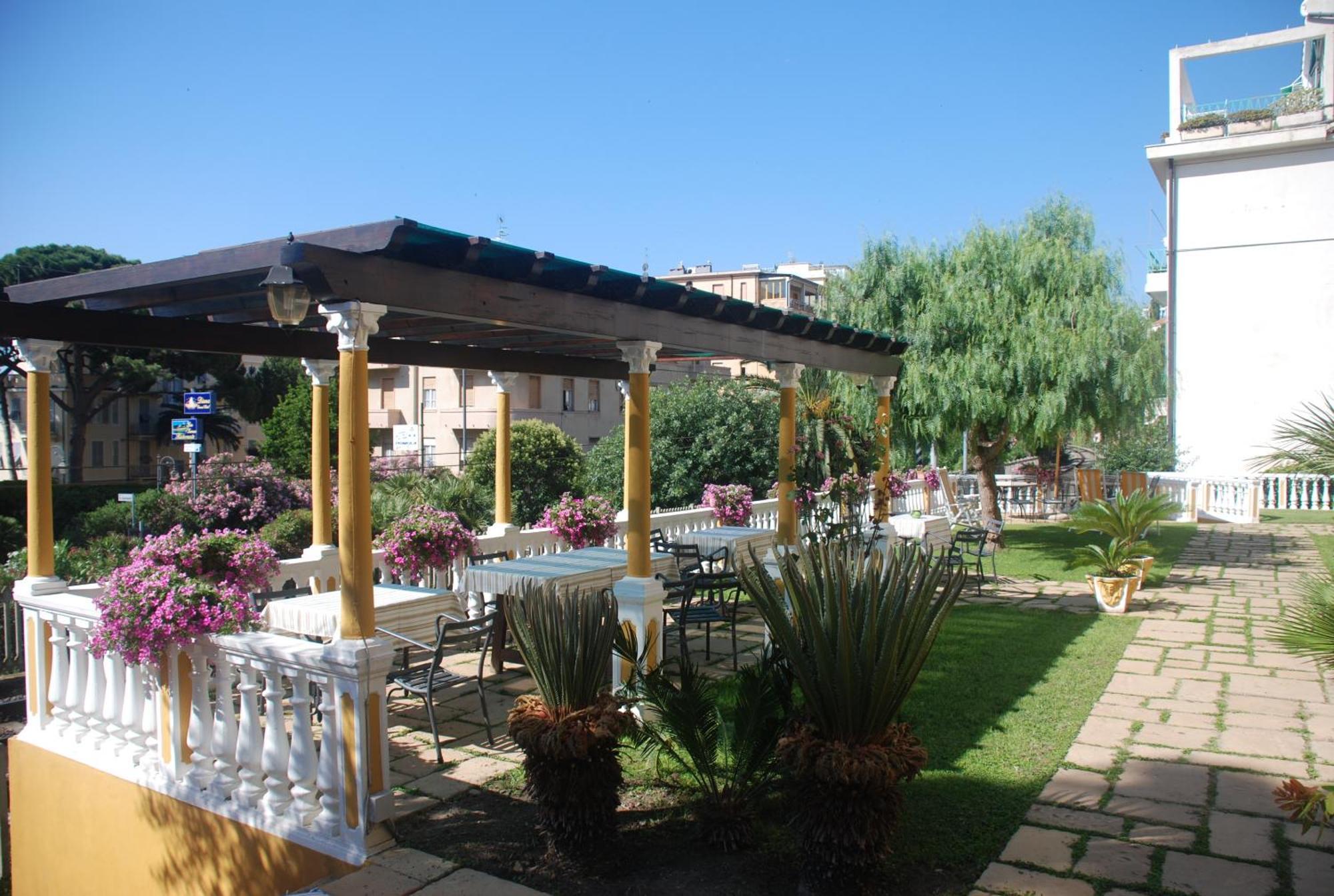 Hotel Primula Alassio Exterior foto